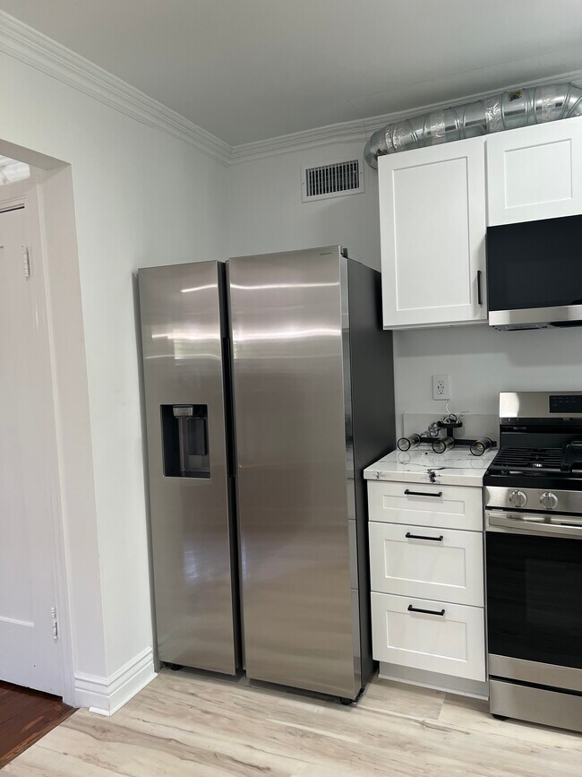 4326 1/2 Normal Ave in Los Angeles, CA - Building Photo - Building Photo