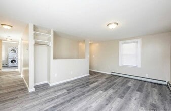 2818 Whitney Ave in Hamden, CT - Building Photo - Building Photo