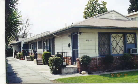 Residential Condominium in Sherman Oaks, CA - Foto de edificio