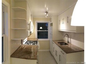 50 Courtland Ave in Stamford, CT - Building Photo - Building Photo
