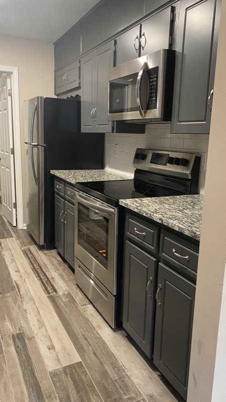 property at 1103 W Myrtle St