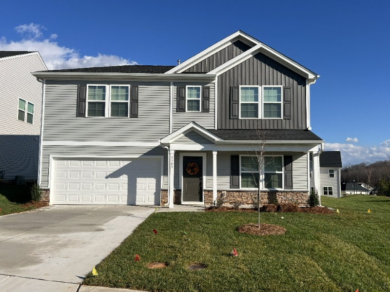 5303 Spicewood Lk Dr in Winston-Salem, NC - Building Photo