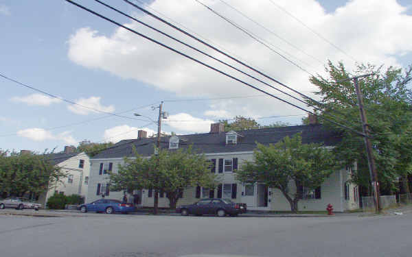 58 Moore St in Lowell, MA - Foto de edificio - Building Photo