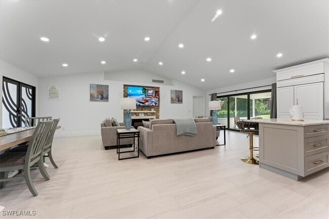 property at 1121 27th St SW