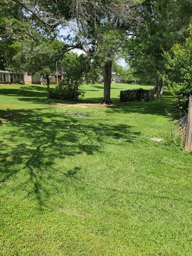 2080 Kings Gate Cir SW in Snellville, GA - Building Photo - Building Photo