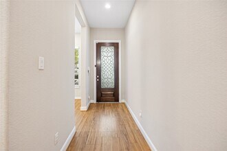 10408 Quiet Courtyard Rd in Houston, TX - Foto de edificio - Building Photo