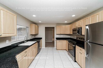 130 NE Madison Cir N in St. Petersburg, FL - Foto de edificio - Building Photo