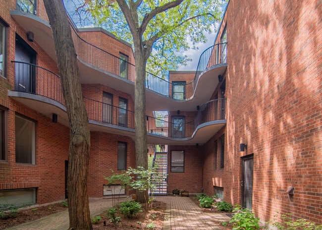 property at 429 W Grant Pl