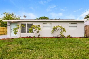 5383 Eadie Pl in West Palm Beach, FL - Building Photo