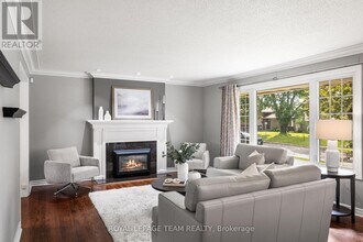 2001 Bel-Air Dr in Ottawa, ON - Building Photo - Building Photo