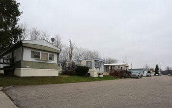 Evergreen Village in Mantua, OH - Building Photo - Building Photo