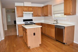 4119 Columbine Dr in Austin, TX - Building Photo - Building Photo