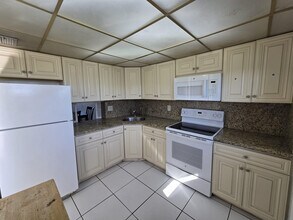 5335 NW 10th Ct in Plantation, FL - Building Photo - Building Photo