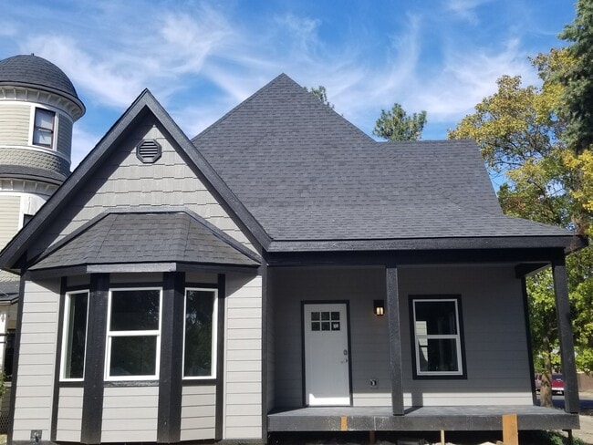 900 W Frederick Ave