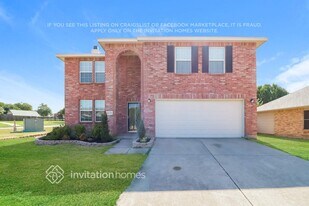 6005 English Saddle Ln, Unit 209 Woodland Drive Apt# 8 in Denton, TX - Building Photo