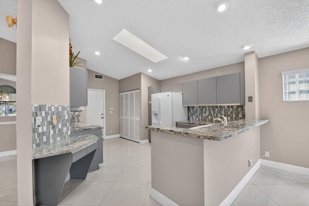 7891 Sailing Shores Terrace in Boynton Beach, FL - Building Photo