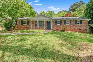 280 Timberland Trail in Riverdale, GA - Building Photo