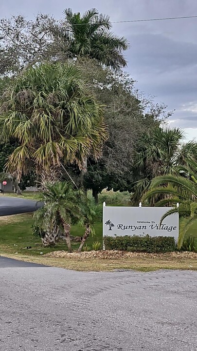 Runyon Village in Belle Glade, FL - Foto de edificio