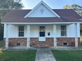 82 Delmar St in Lumberton, NC - Building Photo