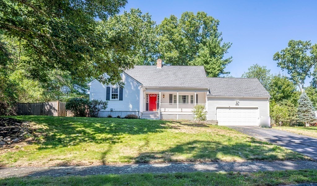 2 Toni Ln in Franklin, MA - Building Photo