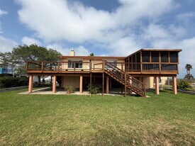 1219 Pilot Ln in Galveston, TX - Building Photo