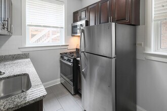 1106 W Glenlake Ave in Chicago, IL - Foto de edificio - Building Photo