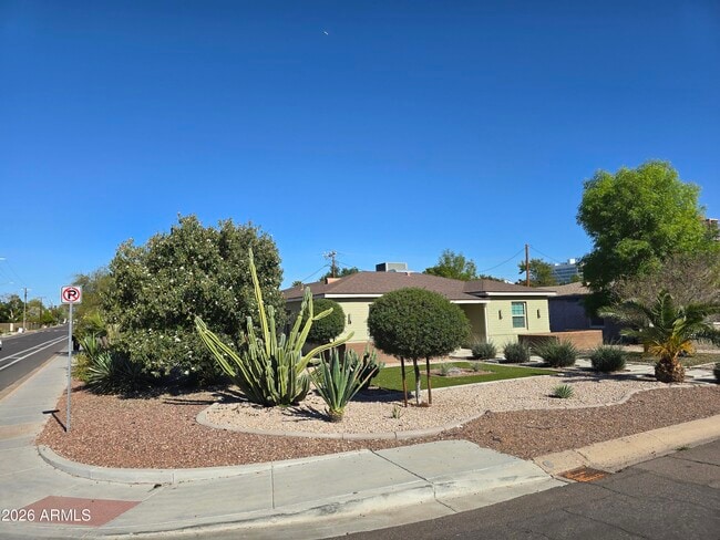 174 W Highland Ave in Phoenix, AZ - Building Photo - Building Photo