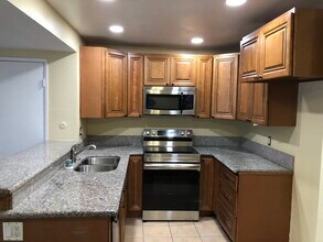 2266 Denair Ave, Unit 414 in Highland, CA - Foto de edificio - Building Photo