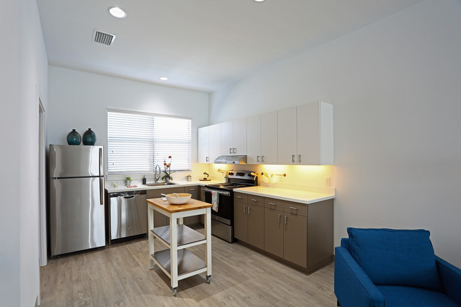 NOBAY Apartments in Lakeland, FL - Foto de edificio - Interior Photo