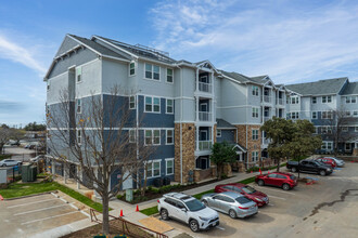 Arbors at Creekside Apartments in Austin, TX - Building Photo - Building Photo