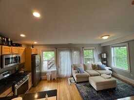 302 W 3rd St, Unit 3 in Boston, MA - Building Photo