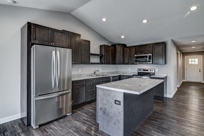 600 W 9th St, Unit B
