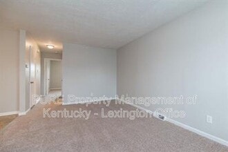 363 Radcliffe Rd in Lexington, KY - Building Photo - Building Photo