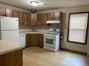 13 Park Pl in Naugatuck, CT - Building Photo - Building Photo