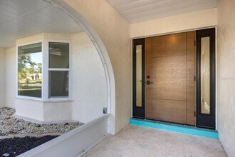470 Leger Dr in Nokomis, FL - Building Photo - Building Photo
