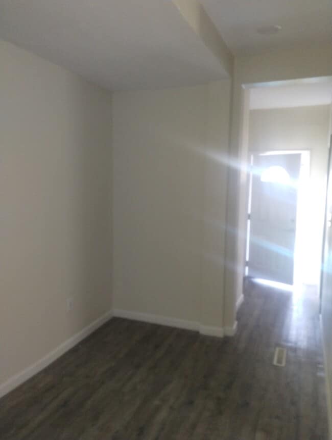 5517 Edna Ave, Unit 1r