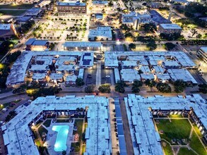 Bay House Apartments in Houston, TX - Building Photo - Building Photo