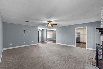 3171 Airport Rd in Crestview, FL - Foto de edificio - Building Photo