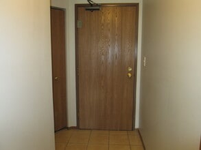 56 N Victoria Ln in Streamwood, IL - Building Photo - Building Photo