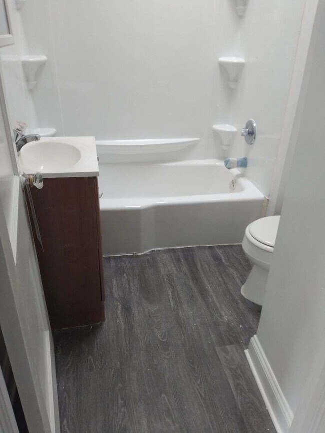 2809 Sunset Dr photo'