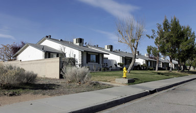 8695 C Ave in Hesperia, CA - Building Photo - Building Photo