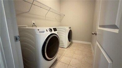 4844 Albany Wy in Atlanta, GA - Building Photo - Building Photo