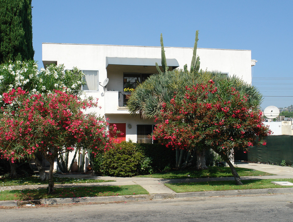 811 N Alfred St in West Hollywood, CA - Building Photo