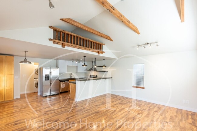 property at 1014 W Alder St