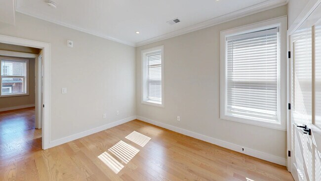 160 Allston St, Unit 04 in Boston, MA - Building Photo - Building Photo