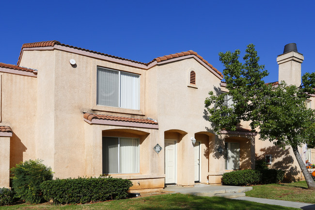 Palos Verdes Townhomes in Moreno Valley, CA - Building Photo - Building Photo