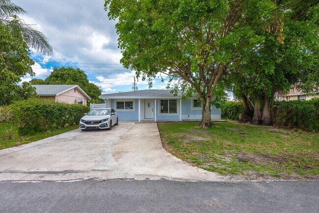 626 NW 7th St in Boynton Beach, FL - Building Photo - Building Photo