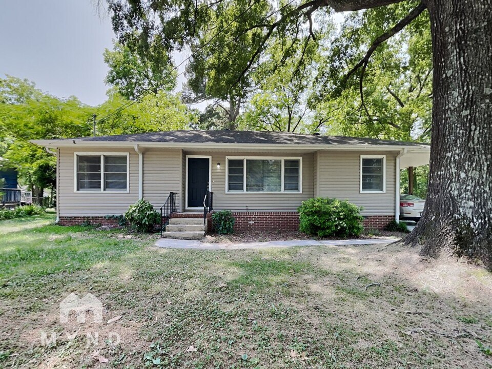 1329 5 Mile Rd in Birmingham, AL - Building Photo