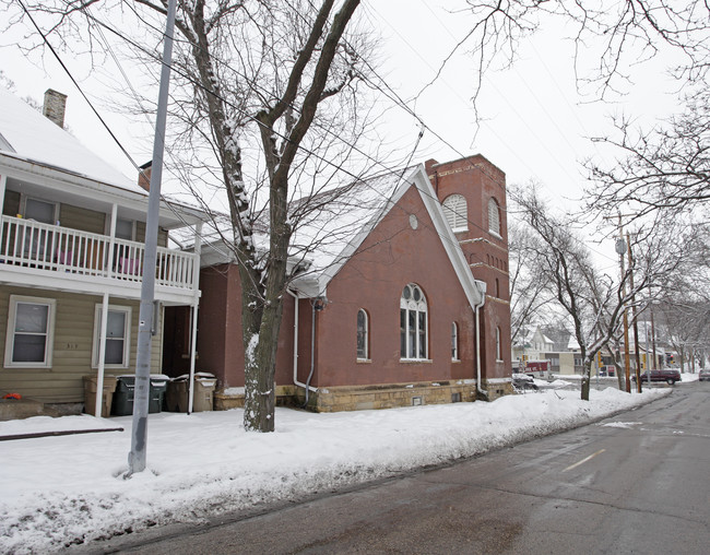 152 E Johnson St in Madison, WI - Foto de edificio - Building Photo