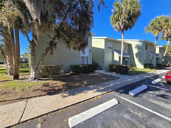633 Silver Pass, Unit B in Ocala, FL - Building Photo - Building Photo